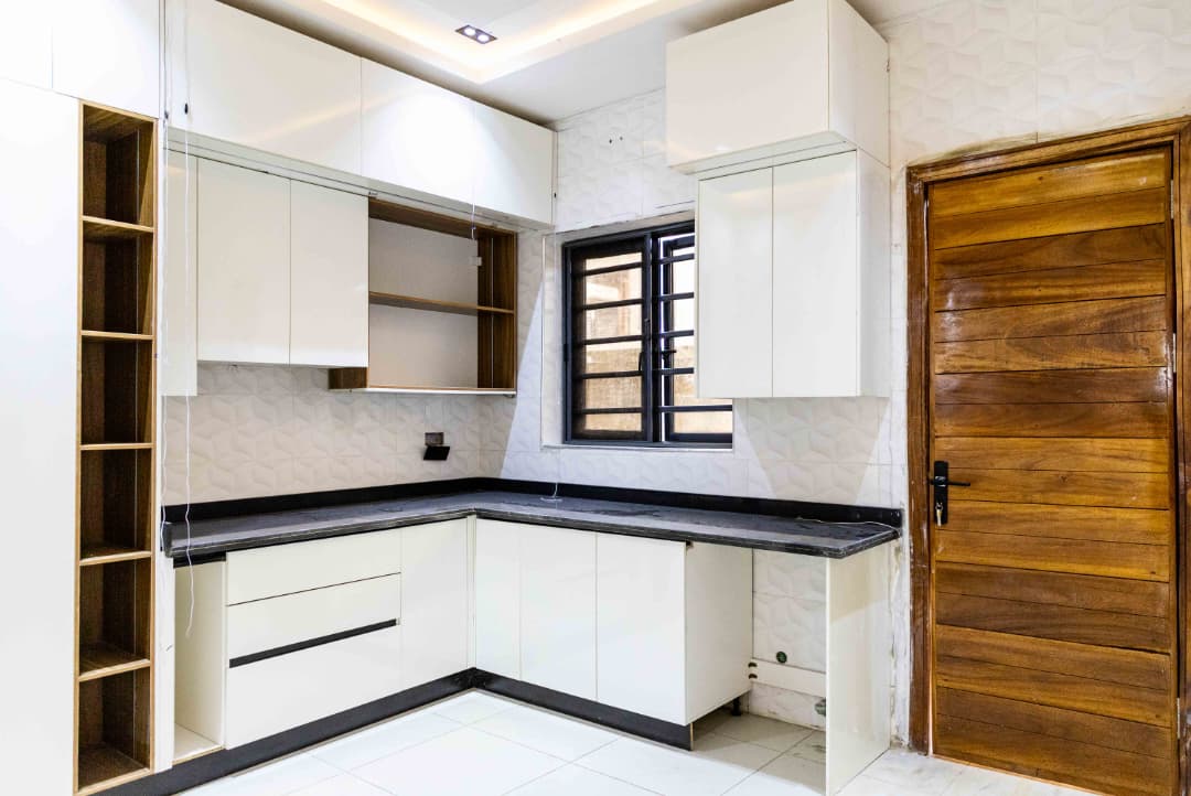 Image for Dariann Court kitchen